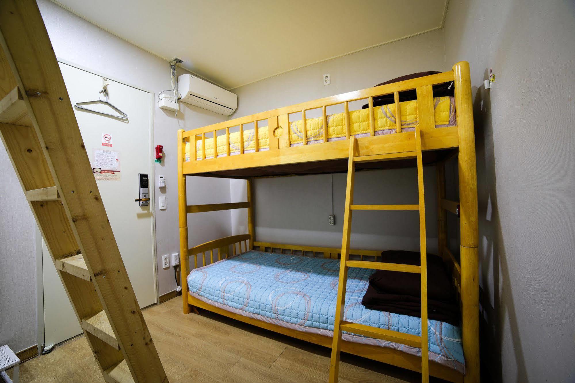 Sopoong Guesthouse Пусан Екстериор снимка